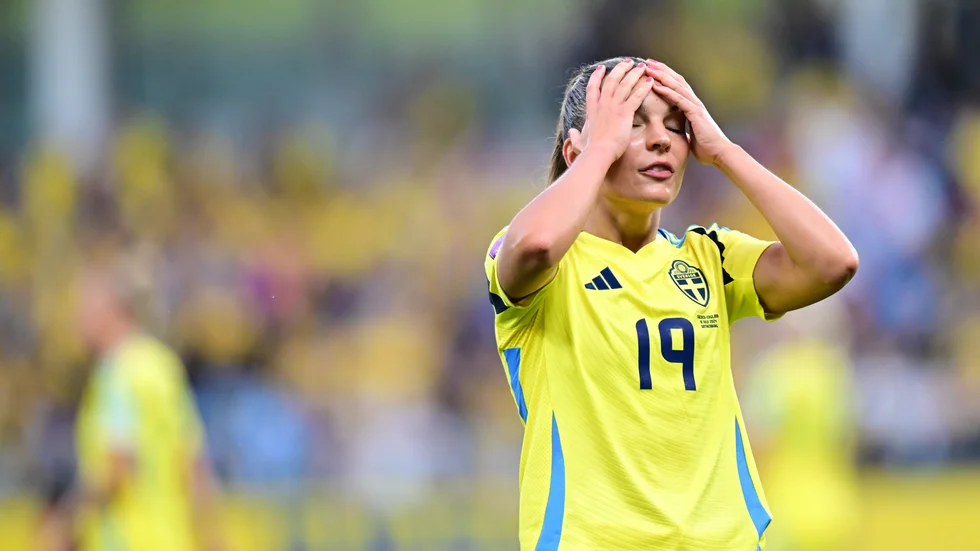 Johanna Rytting Kaneryd var väldigt besviken efter 0–0 hemma mot England på Gamla Ullevi i Göteborg och Sveriges missade direktplats till EM i Schweiz.