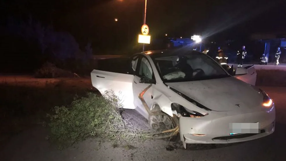 Försäkringsbolaget vägrade att betala de 350 000 kronor det skulle kosta att laga bilen.