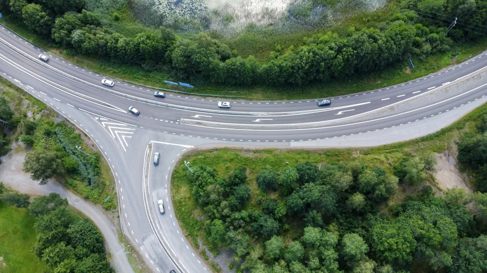 SD skriver att E22 genom Kalmar län är undermålig. Bilden föreställer E22 vid trafikplats Hyttan i Västerviks kommun. 