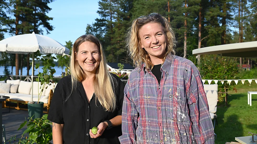 "Här trivs vi och lever vårt bästa liv", säger Rebecka och Carolina.