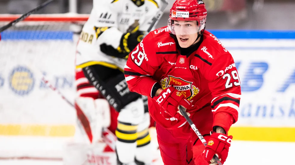 Oscar Birgersson blir den andre spelaren att lämna Almtuna för spel i samma Smålandsklubb i vinter.