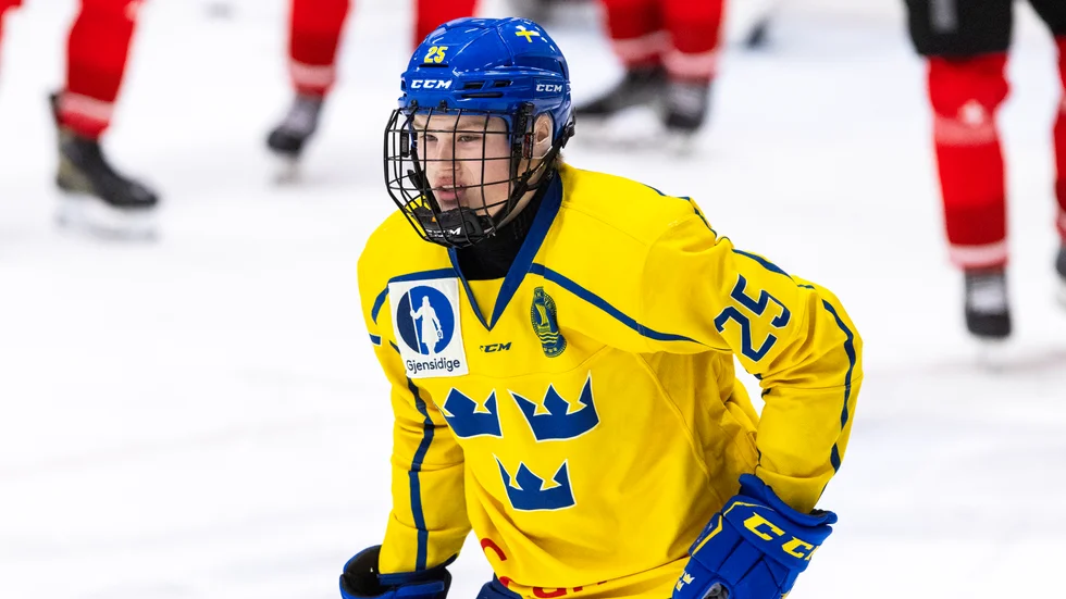Viktor Klingsell stod för ett mål och assisterade till två när Sverige vann mot Slovakien i Hlinka Gretzky cup under måndagen.