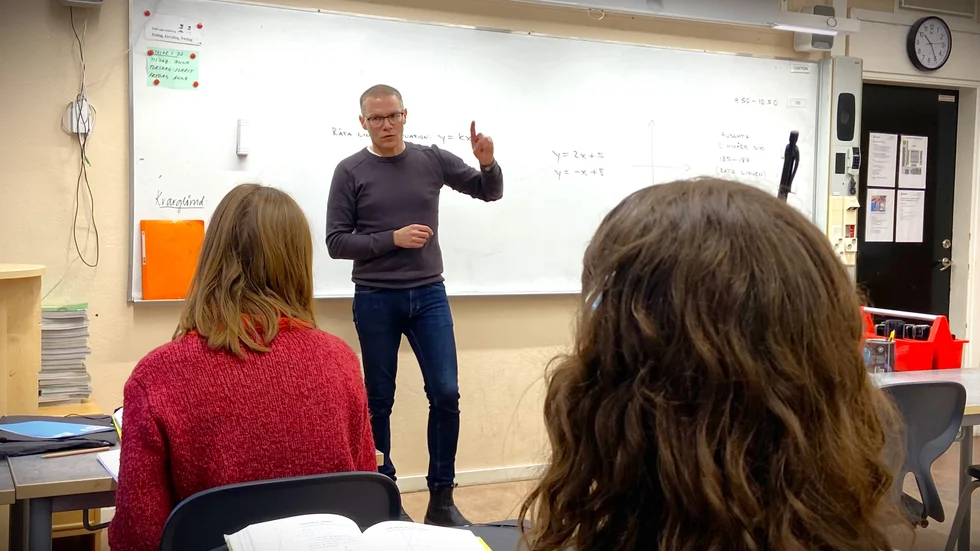 John Chilleen överväger att säga upp sig. "Jag känner mig otrygg i skolan och har svårt att hålla fokus."