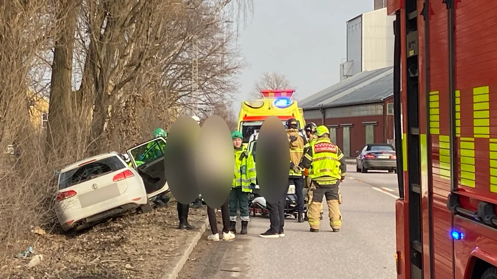 Räddningstjänsten fick rycka ut på en trafikolycka med två fordon under söndagen.