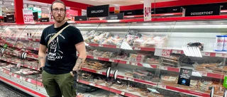 Simon har övervunnit sin sociala fobi genom jobbet i matbutiken
