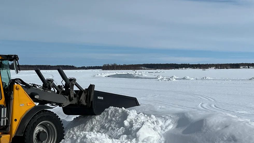 Isbanan på Norrstrand har nu öppnat efter problem med dålig iskvalité och kraftigt snöfall. (Arkivbild)