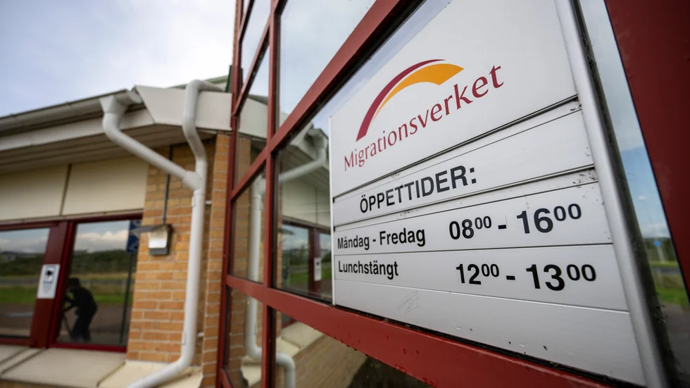 Det har blivit likhetstecken mellan kriminalitet och invandring. Det ger omänskliga konsekvenser, anser insändarskribenten.