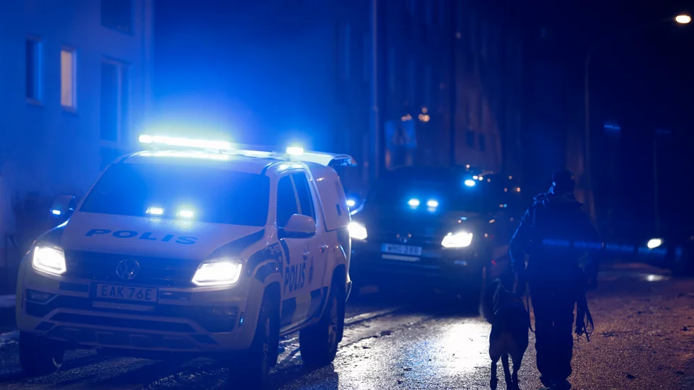 "Vi lever i en tid där nyheter om gängrelaterade skjutningar, sprängningar och mord har blivit vardag. En tid där barn som borde leka, busa och sucka över en jobbig matteläxa i stället konfronteras med frågor på liv och död", skriver representanter för Fryshuset i sin insändare.