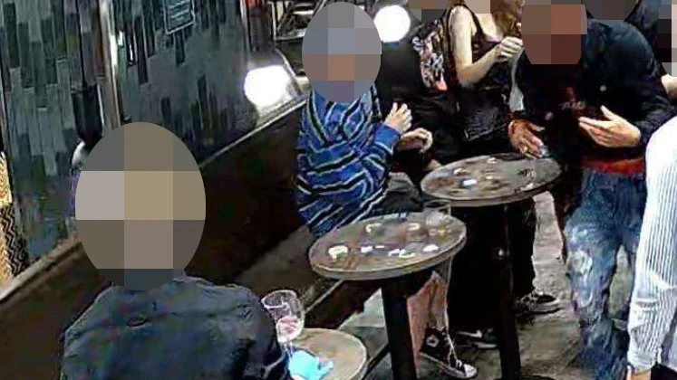 En man blev slagen med ett glas i ansiktet. (Bilden är hämtad ur förundersökningen.)