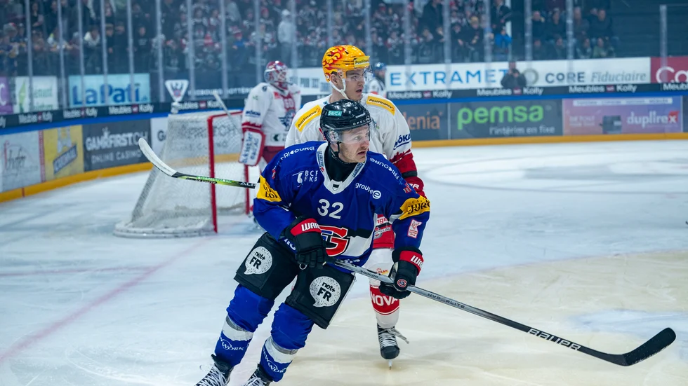 Lucas Wallmark var dominant. Han gjorde ett mål och blev matchens lirare när Norran var på plats i Fribourg.
