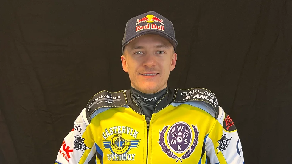 Västervik Speedways Robert Lambert vann alla sina fyra heat, men kom tvåa i den individuella finalen.
