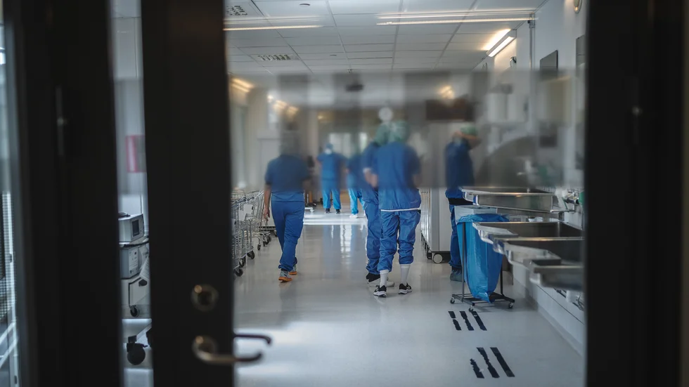 Insändarskribenten är kritisk mot hur vården i Region Kalmar län fungerar.