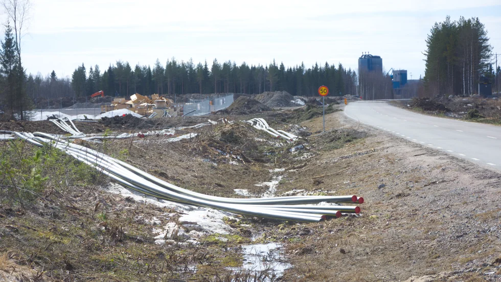 Upphandlingen av entreprenör för markarbetena på Hertsöfältet har stött på patrull igen, då även det senaste tilldelningsbeslutet har överklagats till förvaltningsrätten i Luleå. 