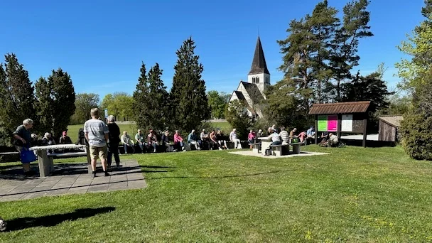 Klucku-tei-kaffi på Ringkorsets rastplats