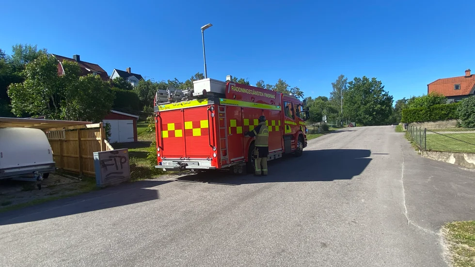 Räddningstjänst ryckte ut efter larm om röklukt i en villa i Finspång.