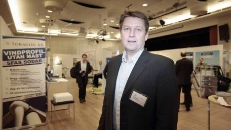Ulf Moberg, Svenska Kraftnät, som medverkade vid Noliavind på torsdagen, säger att priset på el i varje fall i teorin blir lägre i norra Sverige om/när landet delas in i fyra prisområden. Men om och i så fall hur detta kan tänkas påverka vindkraftsutbyggnaden i norr kan han inte säga.