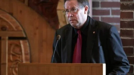 Det har visat sig bli billigare för de kommuner som har beställningscentral hos Länstrafiken, säger kommunalråd Bill Nilsson.