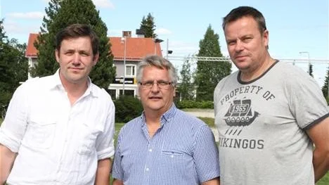 INSTÄLLDA FLYG. Det har varit en problematisk vår för flyglinjen mellan Pajala-Luleå-Pajala med många inställda avgångar. Med anledning av detta träffades Allan Soll, vd Avies, Kurt Wennberg, kommunalråd, och Rune Blomster, teknisk chef, förra veckan.