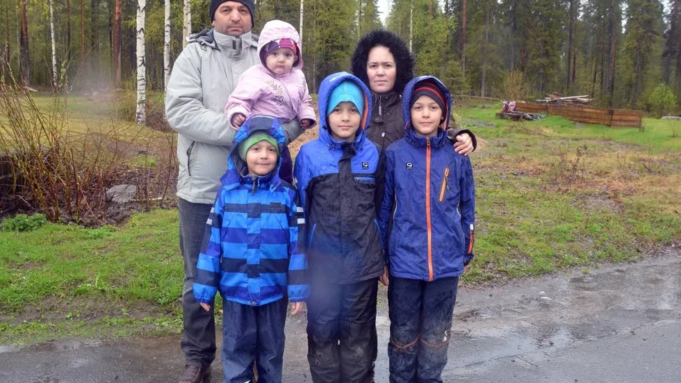 Inget bra läge. Familjen Ndoka i Sävast riskerar att polisen står utanför dörren i avsikt att genomföra avvisning till Albanien.