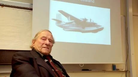 MITT FLYGARLIV. Olle Malmsten berättade i söndags om sitt 40-åriga liv i luften. Många historier blev det...