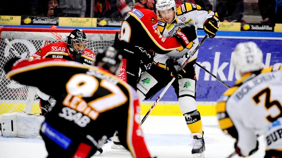 Skellefteås Bud Holloway i ett tidigare möte med Luleå.