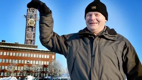 CAROLA VAR BÄST. 2008 när Kiruna arrangerade Sista chansen spelades Carolas Främling i klocktornet. Det är Sune Esbergs favorit bland de melodier som spelats i klocktornet. Foto: Åsa Poromaa