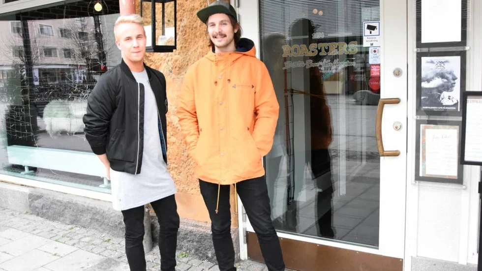 Jimmie Bäckström och Henrik Rydström står för gigfiolerna på Roasters.