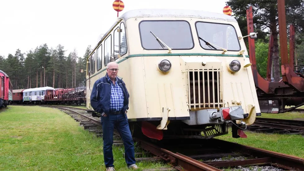 Inkomstkälla. Rälsbussen med plats för 24 personer är det enda driftfordon som finns kvar efter branden i Tyskmagasinen. Och i längden kan det beröra Järnvägsmuseet, menar Lars-Olov Lövgren.