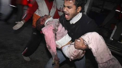 Allt fler civila dödas i Israels attacker för att isolera och helst utplåna Hamas militära del. Allt medan världssamfundet försöker hitta möjligheter till ett snabbt slut på krigshandlingarna, men det går trögt.