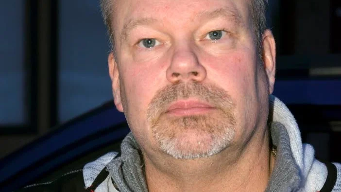 STOPPA VANSINNET. Tomas Nilsson, Metall Malfältens ordförande, skräder inte ordet när han kritiserar diskussionen om neddragningar inom sjukvården i Norrbotten och Malmfälten. " Folk måste förstå konekvenserna som hotar", säger han.
