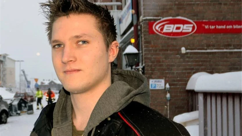 JO-ANMÄLER GÄLLIVARE. Fredrik Skoglund har ledsnat på att inte kunna ta ett jobb i Gällivare på grund av brister inom barnomsorgen och JO-anmäler kommunen."Ordnas barnomsorgen har jag jobb direkt. Nu har jag ledsnat på situationen som drabbar min dotter och mig socialt,ekonomiskt och trygghetsmässigt", säger han.