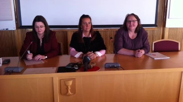 Ökat flyktingmottagande. Kommunalrådet Ellinor Söderlund, tf kommunchef Charlotte Sundqvist och krisberedskapssamordnare Agneta Lipkin vid torsdagens presskonferens i Kalix.