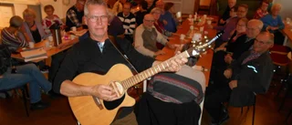 Månadsmöte med musik