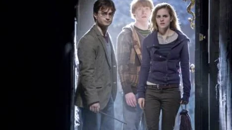 Början till slutet. "Dödsrelikerna" är del ett i filmatiseringen av den boken om Harry Potter, Ron och Hermione. Den avslutande delen har premiär i juli nästa år.