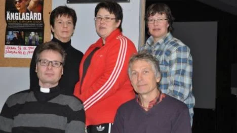 Några av festivalens eldsjälar. Bakre rad från vänster: Mona Nilsson, Annett Holmström och Ann Lundberg. Främre rad från vänster: Niklas Westling och Bernt Adolph.