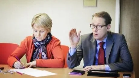 MINISTERBESÖK. Arbetsmarknadsminister Hillevi Engström och migrationsminister Tobias Billström besökte Kiruna för att få en bild av arbetsmarknadsläget.