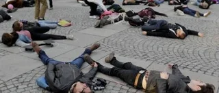 Ledare: Platt fall för aktivister