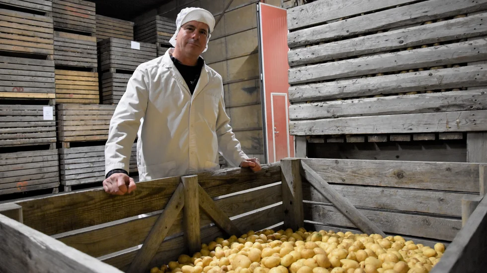 Jonas Juhlén har mellan 2015-2018 varit produktionschef på Outinens potatis. Nu är han tillbaka på fabriken, som platschef vid Haparanda potatis.
