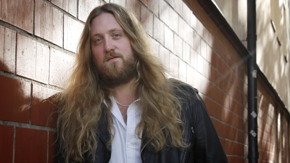 "Folk har inte tid för album längre, de vill lyssna på en singel och sen är det klart. Men det tycker jag känns tråkigt. Mitt mål är att göra en hel platta!"