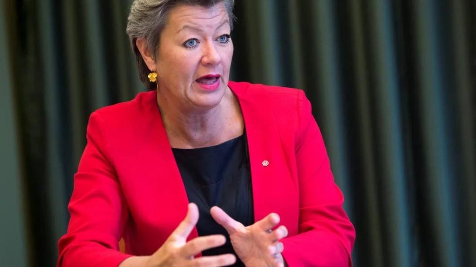 Tuff uppgift. Ylva Johansson har ansvar för jobben, men är också som etableringsminister. En tuff uppgift när vi ständigt går mot ett tudelat Sverige.