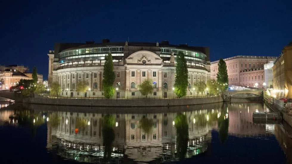 "Därför måste riksdagen och konstitutionsutskottet agera snabbt, och göra vad som krävs för att återupprätta förtroendet.", anser ledarskribent Måns Wadensjö.