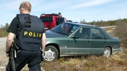 i maj 2002 rymde Juha Valjakkala från livstidsstraffet i Finland. Han greps efter en intensiv biljakt på en ödslig raksträcka längs Kolervägen, strax innan korsningen till Långträsk, i Piteå kommun tillsammans med sin fru. (Arkivbild)
