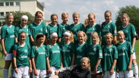 Älvsbyns F14-tjejer tog sitt lätt till A-slutspel i Gothia Cup. Men där blev det respass i sextondelsfinalen mot Jitex.