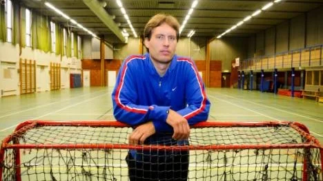 Stefan Edström har meddelat Norrbottens Innebandyförbund att Tväråselets AIFs herr- och damlag drar sig ur årets seriespel på grund av spelarbrist. "Det känns jättetrist, men vi har inget val", säger TAIF-veteranen, som spelat med klubben sedan 1999 och även varit sektionsordförande i åtta år.