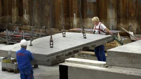 TUNGT. En ny plan- och bygglag ska göra byggprocessen lättare.