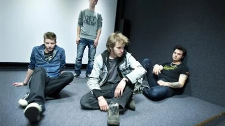 För Fredrik Öhman, Emil Henriksson Kalle Bergbäck och Robert Larsson i Rosovo rockers väntar drömgiget på andra sidan Atlanten.