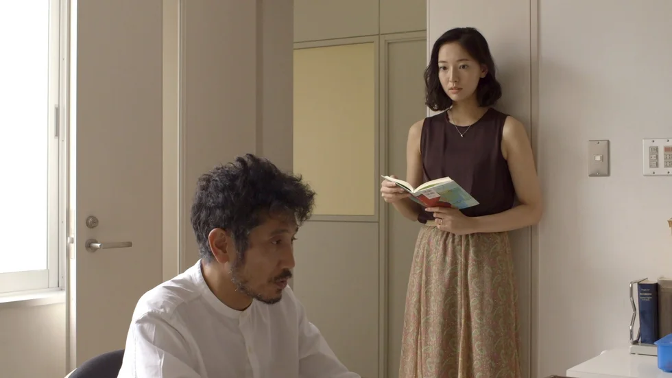 Kiyohiko Shibukawa och Katsuki Mori i "Tillfälligheter och fantasier". Pressbild.