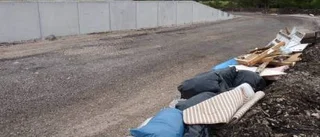 När tippen stängdes kastas skräpet olagligt
