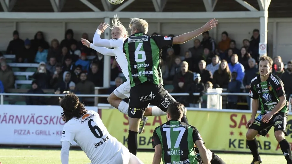 NÄSTA NIVÅ. Bata dagar efter Joel Qwibergs allsvenska kliv, var det Henrik Löfkvists tur med Dalkurd på lördagseftermiddagen.