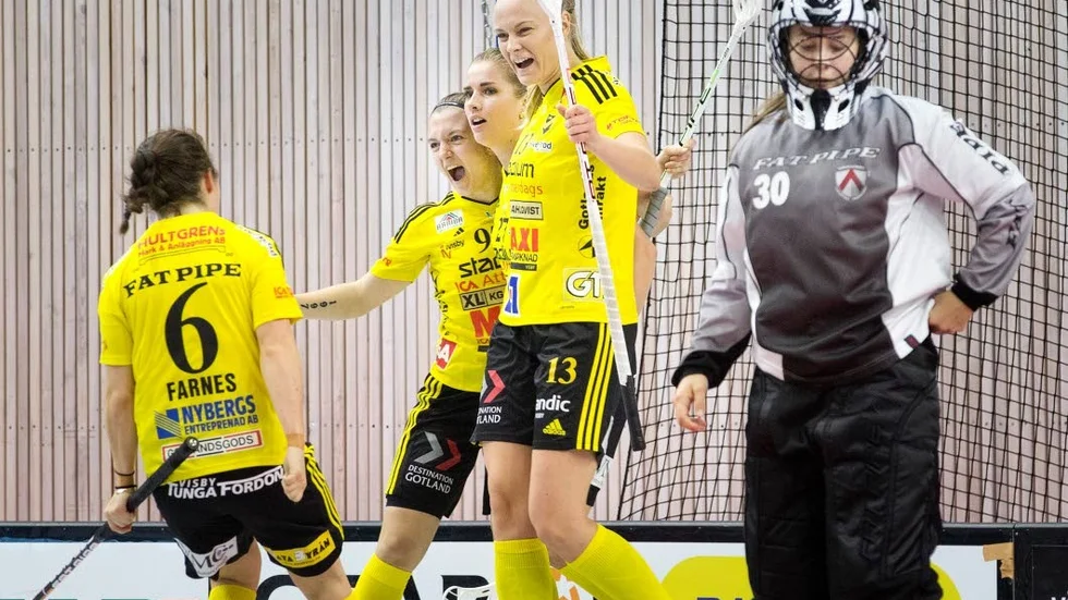 Inkallad. Anna Moberg får göra Sara Steen sällskap till Euro Floorball tour i helgen.
